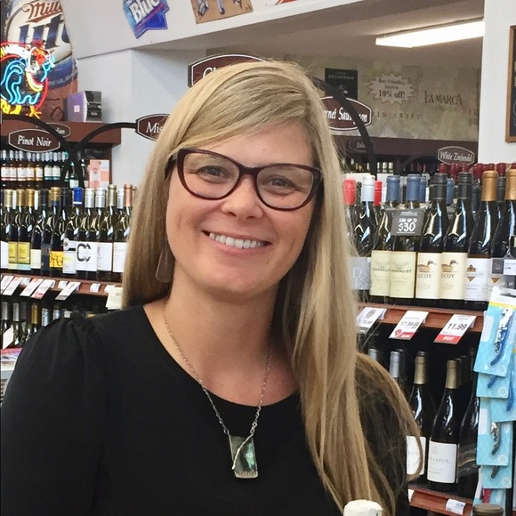 Meet your Posher, Heather - Picture 2 of 2